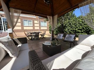 Haus in Urb. Belvalle