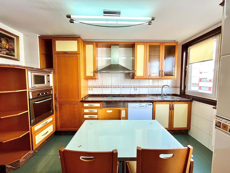 Foto f9d041cb-3273-44df-a50e-a560420d0adf. Appartamento con riscaldamento parcheggio in Vioño Coruña (A)