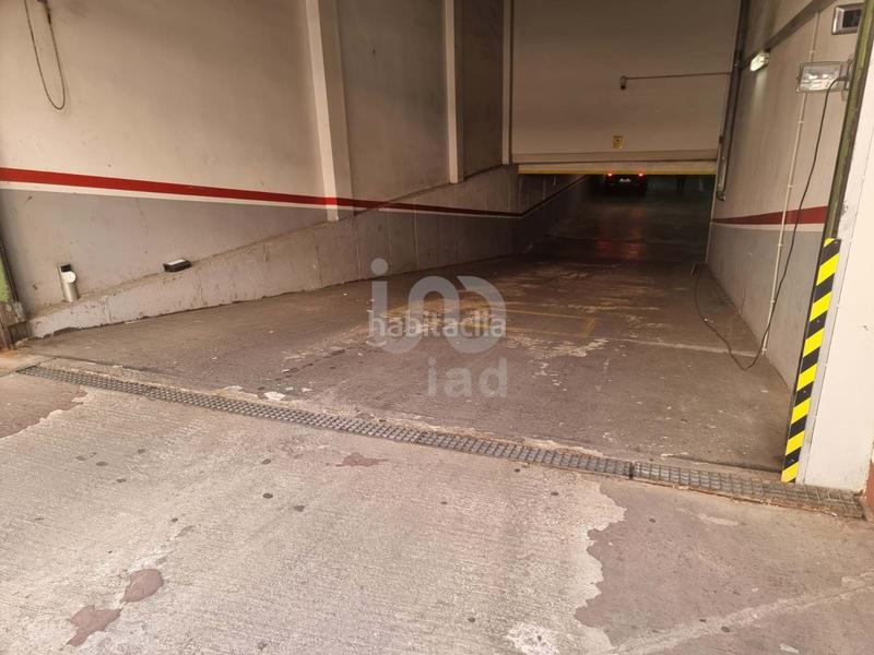 Foto 6b8c1215-4ad4-48cd-808d-d63fbe308e30. Parking voiture dans Centre Reus