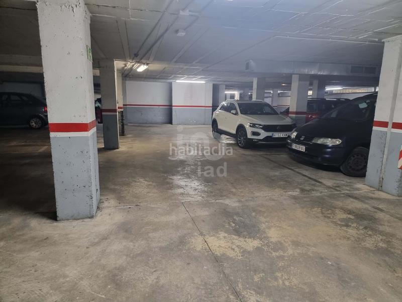Foto a5034d52-5a04-4e9c-bf9c-b0149a566f17. Parking voiture dans Centre Reus