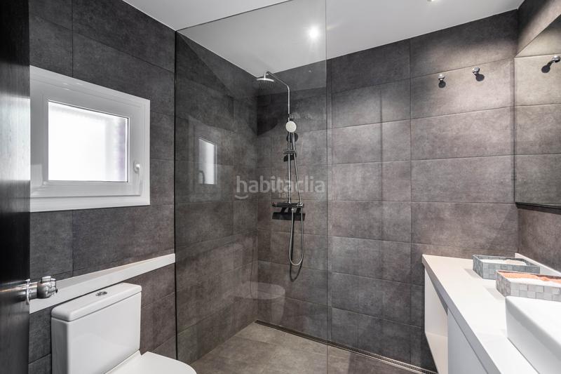 Foto 4e1d5f6f-6896-440b-8921-ed728f1cc34e. Casa con riscaldamento parcheggio piscina in Teià