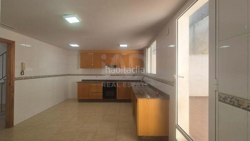 Foto 28c6d724-ae4d-4c73-80f9-8a60636eea84. Casa bifamiliare con parcheggio in Real de Gandía