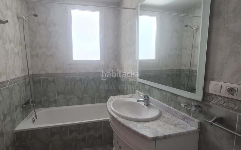 Foto a8e28e4a-7edc-4b24-a0c9-b54fb1b958f4. Casa bifamiliare con parcheggio in Real de Gandía