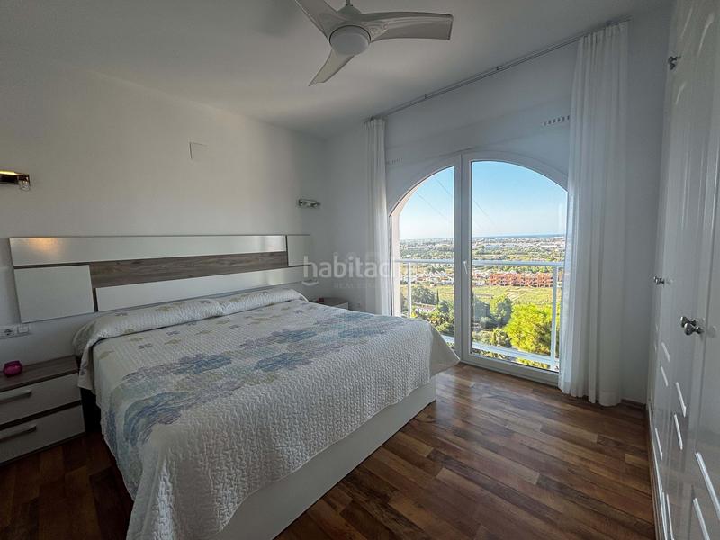 Foto f685ccea-8034-4477-ba69-ac9157b488d1. Casa bifamiliare con riscaldamento parcheggio piscina in Dénia