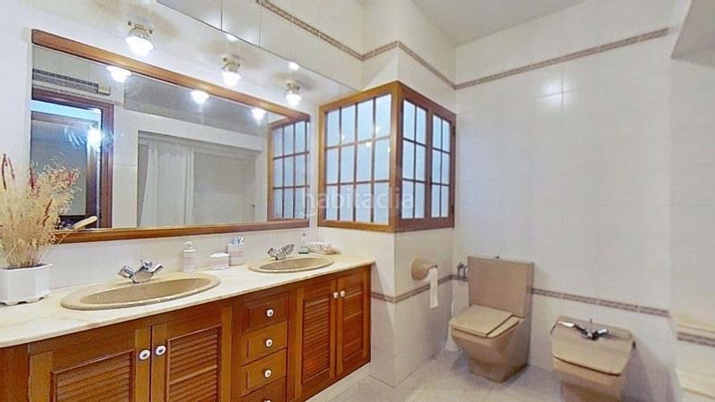 Foto 8b055bc4-1d79-450d-a2cf-d6edba866e3c. Casa amb aparcament a Centre La Ràpita