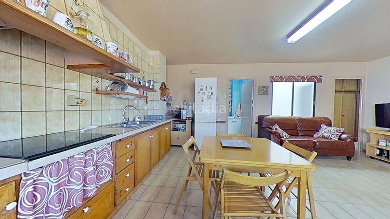 Foto e8495c4c-9de8-4f93-aeed-cfc328fcd5fb. Casa amb aparcament a Centre La Ràpita