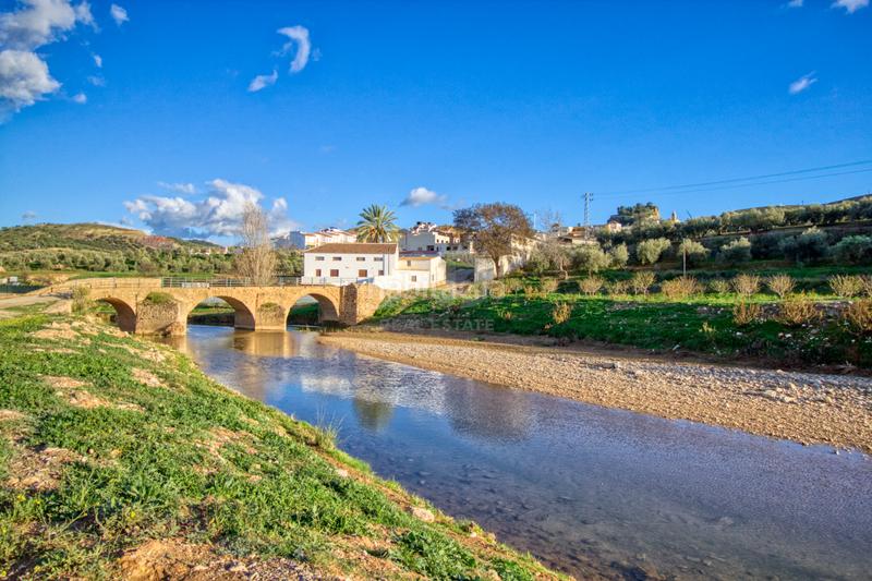 Foto 9419d1e8-c1fb-406b-a3e8-aec569938702. Terreno residenziale in Ardales