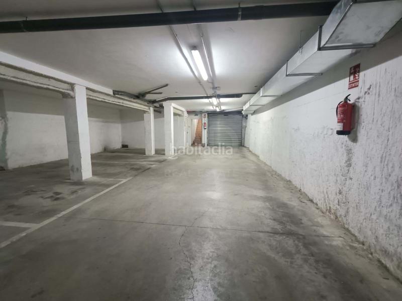 Foto aac70da9-5a6a-42c9-b6e1-8a080a77ded6. Parking voiture dans La Geltrú-Sant Jordi Vilanova i la Geltrú