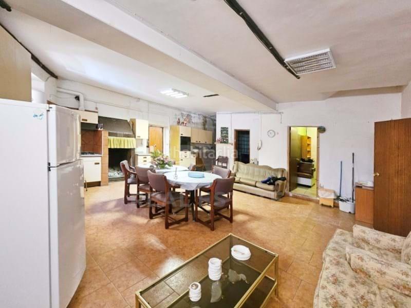 Foto 37706546-7fe2-4405-a3ac-3e58a13c5208. Edifici a Valjunquera