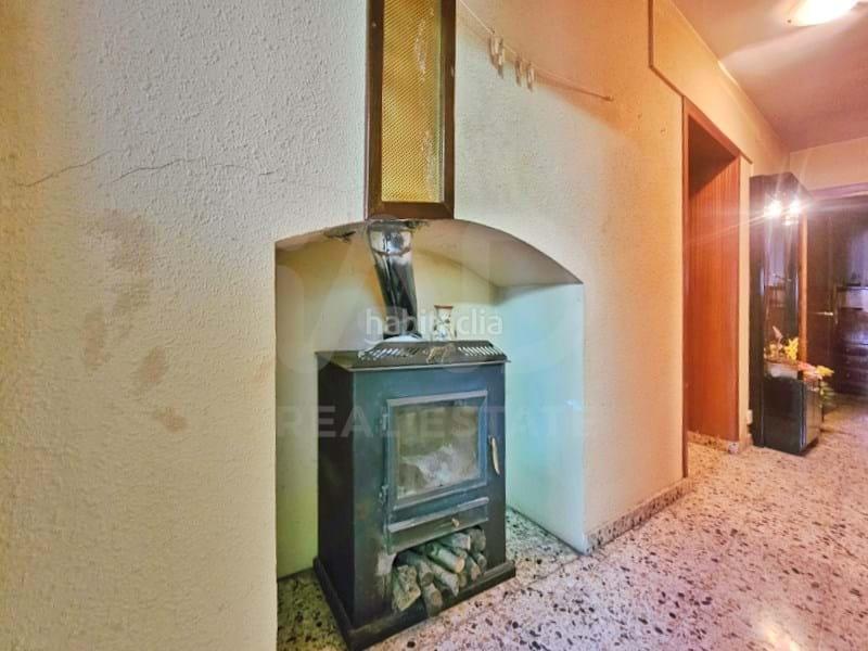 Foto 6aa4cbb0-1616-43bf-9d1f-aeef97ccd1d9. Edifici a Valjunquera