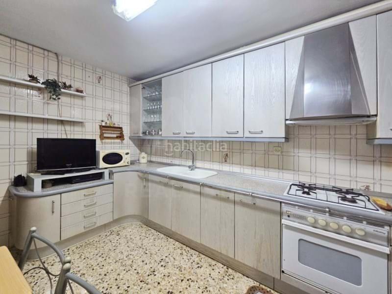 Foto d810b3c2-f4df-4e10-b4fa-299a79c96711. Edifici a Valjunquera