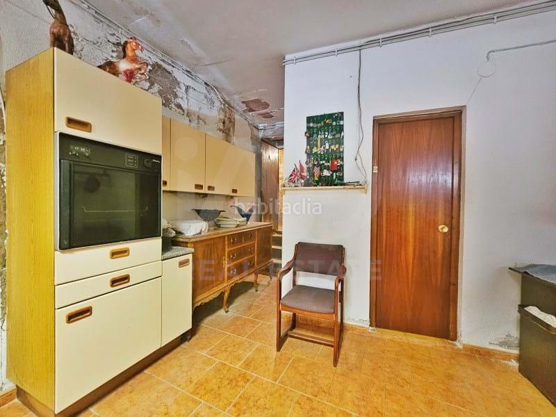 Foto f1cf3e11-dfab-4777-ad14-934efb728055. Edifici a Valjunquera