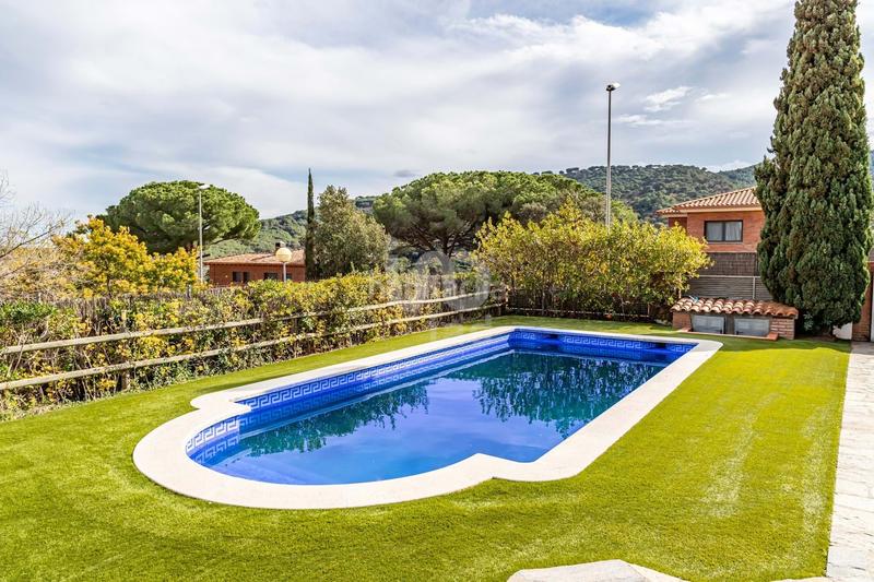 Foto 5d8de8a3-f9e6-4012-946d-12f88d482324. Chalet mit heizung parking pool in Nucli Urbà Argentona