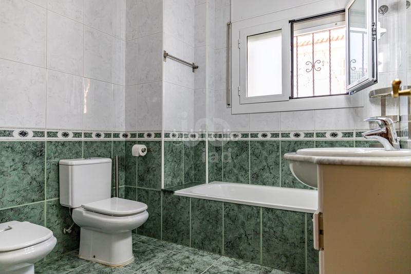 Foto 457619b5-6981-48f0-ba0c-66fe0f156245. Chalet con riscaldamento parcheggio piscina in Nucli Urbà Argentona