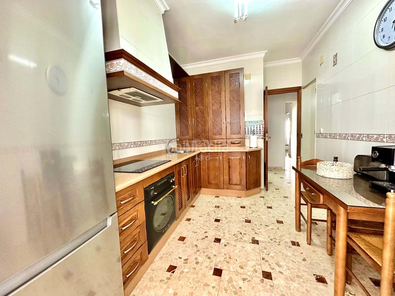 Foto 6d872e81-deab-4ae2-9d06-b8ade040e023. Casa amb calefacció aparcament a Lepe