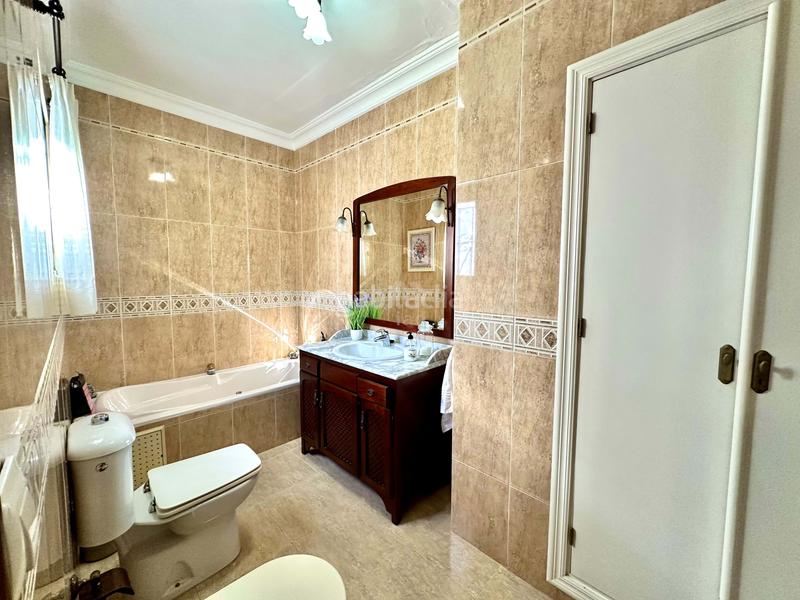 Foto 9230534b-0850-4428-981b-c5e0254a1a14. Casa amb calefacció aparcament a Lepe