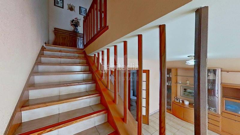 Foto b52ffcf6-6302-4374-a0c1-412fddaf4e17. Casa aparellada amb aparcament a El Tancat-Mas d´en Gual Vendrell (El)