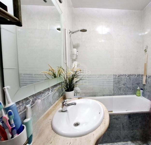 Foto d22f14f9-91fe-4622-a77b-b2f5a1836ab8. Casa pareada en Taberno
