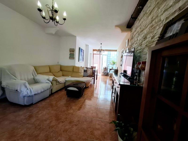 Foto fd86534d-0a69-4423-8214-3cb8b42eea66. Casa pareada en Taberno