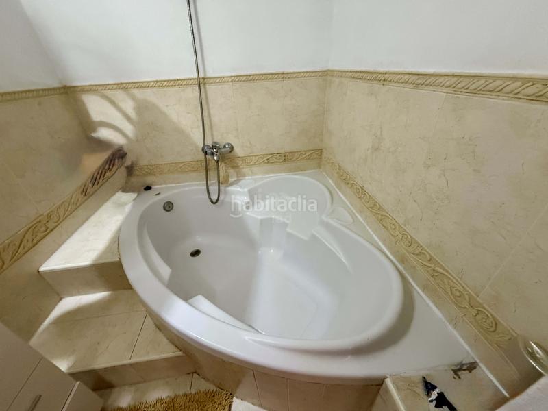 Foto b5f31778-ae34-40d6-845f-22dfa08e661c. Edificio en Xaló