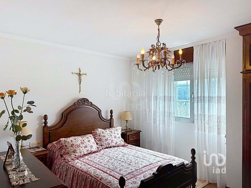 Foto 4b5c04b9-9c35-443c-b176-20ec7f2c7adc. Edifici a Cuntis