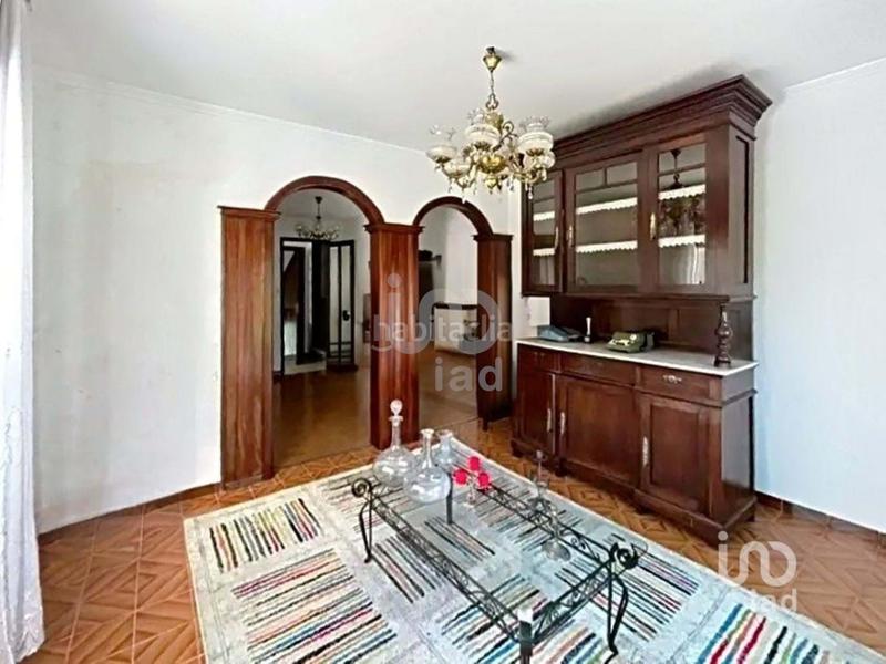 Foto e0d1ca1e-4410-4d00-9048-b018e972d05a. Edifici a Cuntis