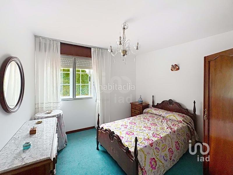 Foto eccaa11e-a98b-4d98-980d-f159de1bee02. Edifici a Cuntis