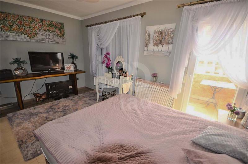 Foto 21169cc0-b3a4-4379-9723-177e4a70dd06. Casa aparellada amb calefacció piscina a Monte Faro-Altomar II Santa Pola
