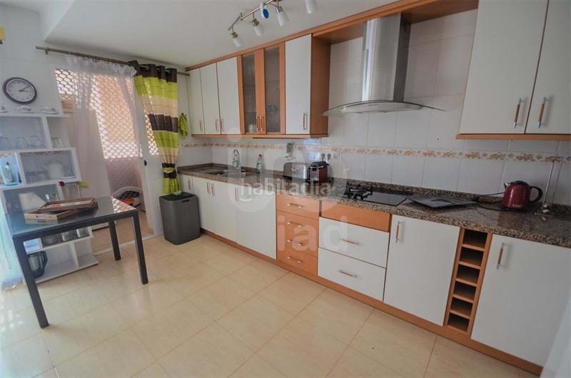 Foto 455a7440-2bf0-42a4-b2a2-d6dce2d6076d. Casa aparellada amb calefacció piscina a Monte Faro-Altomar II Santa Pola