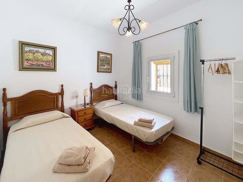 Foto f960bc17-bfe3-4f90-afe5-1e25ade30aab. Casa pareada en Almayate Bajo