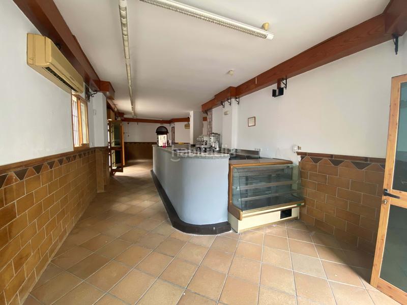 Foto ba4d7fec-5f8b-42d3-918d-a3da16d2090d. Locale commerciale in callejón de la pedrera 28 28 in Chiclana de la Frontera