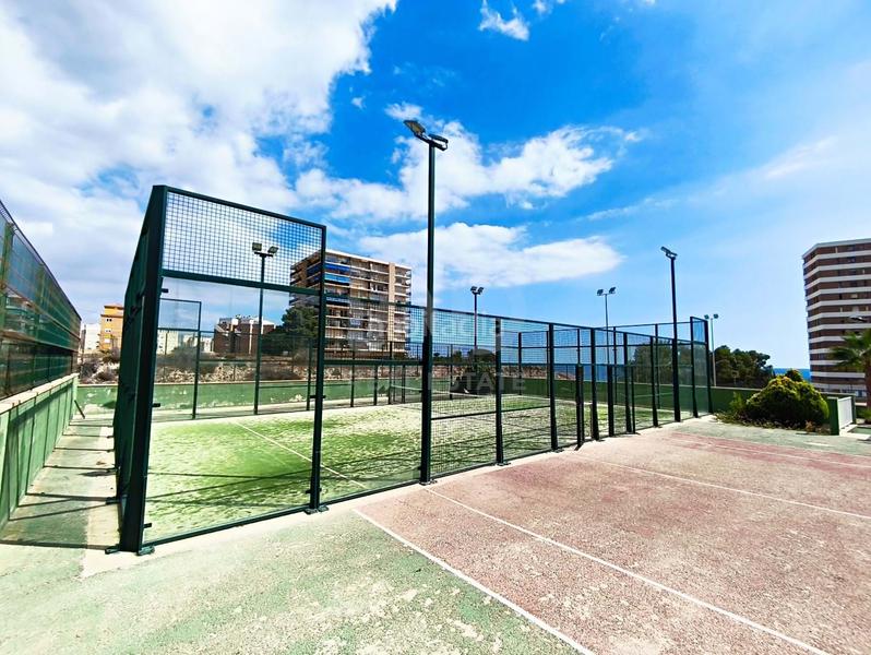 Foto 331a3eef-d0fe-4d9e-a6a9-3e6b049dd070. Rent flat with parking pool in Playa Muchavista Campello (el)