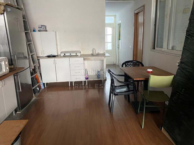 Foto 7bb49113-812c-415e-b1ab-778d266f83ee. Autoparkplatz in Artigues Badalona