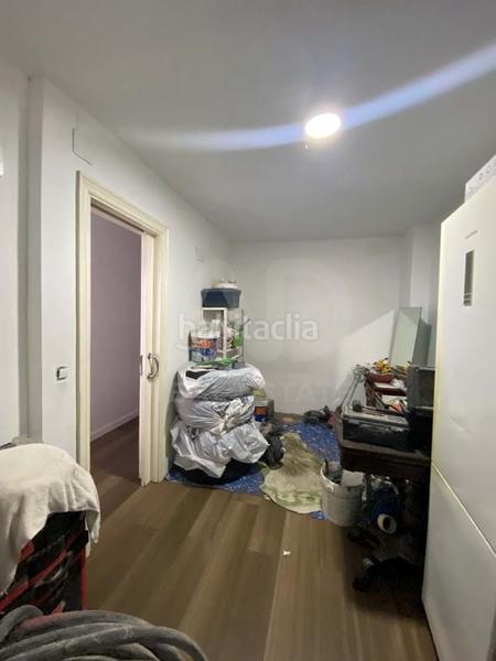 Foto cd81b8aa-3c37-4fcd-92d0-657295db2ced. Parking voiture dans Artigues Badalona