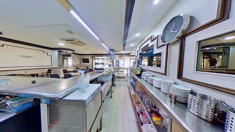 Foto 922dc8cf-07c7-4d18-89ea-77a881c15ddc. Traspaso local comercial en calle san bartolomé 21 21 en Campello (el)