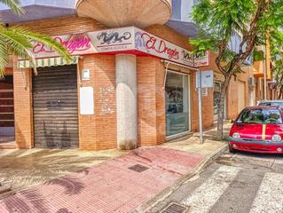 Locale commerciale in Calle calle madre elisea oliver - -