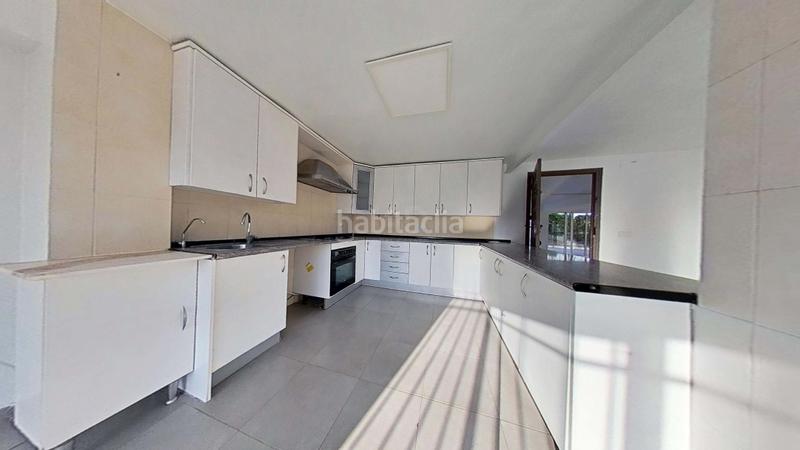 Foto 2ebed5d5-d93c-4ec3-b8a7-745a041469d7. Chalet con riscaldamento parcheggio piscina in Peña de las Águilas Elche / Elx