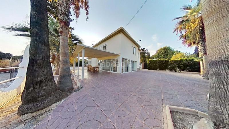 Foto ab89e21c-58f3-4de7-b693-2bdacdf034e4. Chalet con riscaldamento parcheggio piscina in Peña de las Águilas Elche / Elx