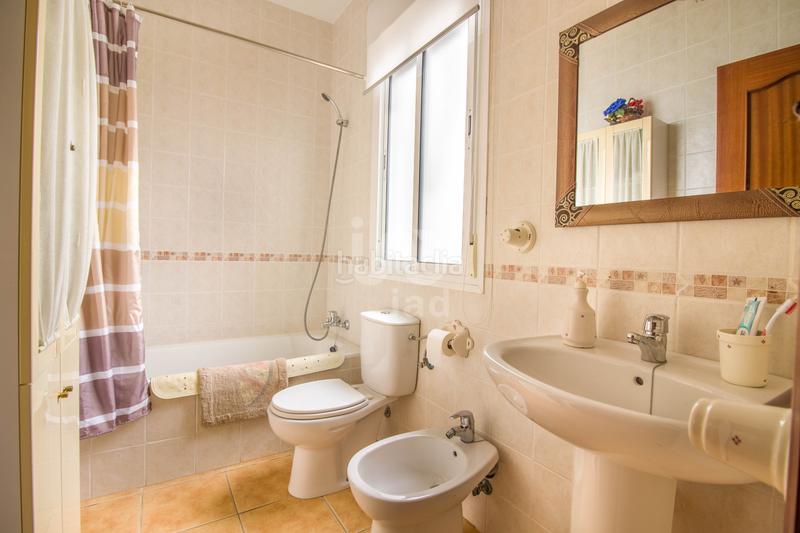 Foto 100fc645-48b5-4849-ae95-29e61f6ee77a. Casa aparellada amb calefacció a Calañas