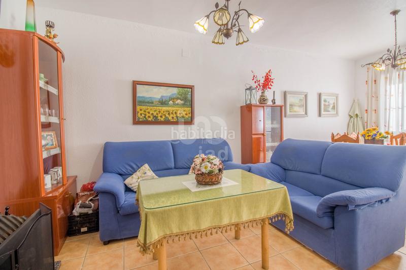 Foto feacd3a7-fbb4-4214-904f-23d3e06d4c07. Casa aparellada amb calefacció a Calañas