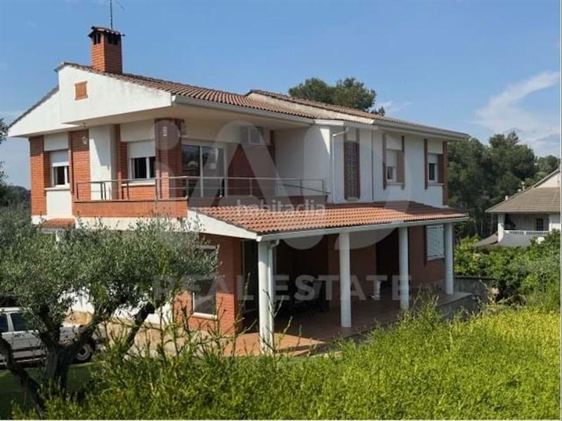 Foto 4f8d5372-1119-48f3-976c-e3935e70f173. Haus mit heizung in Corbera de Llobregat