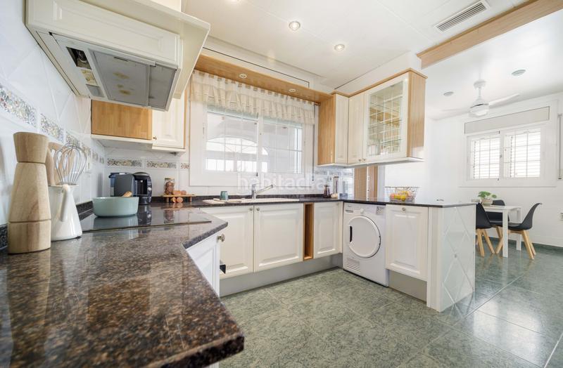 Foto 094c7787-78e0-4f7f-998b-2cf3607259a0. House in carrer de plegamans in Palau-solità i Plegamans