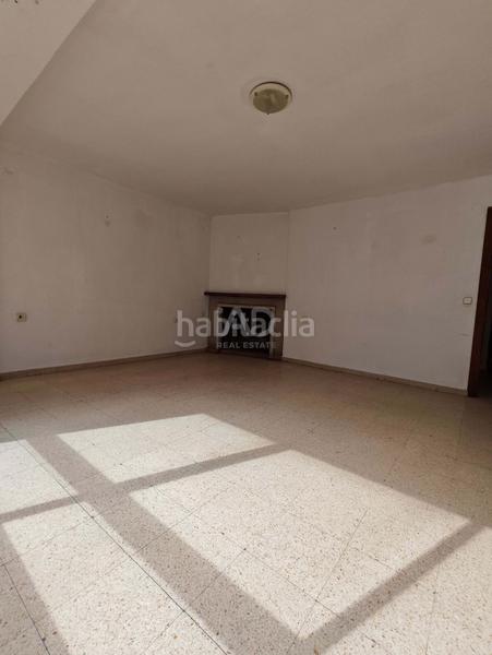 Foto ed7d0e4b-84db-4c3e-b69d-7bacbd41615a. Pis a Oliva pueblo Oliva