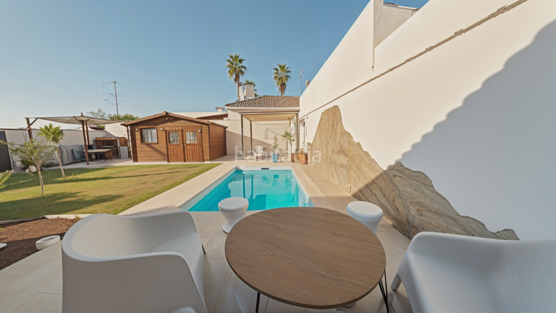 Foto 3deefac2-e5e0-4c53-8a43-0a21d16c3c64. House with heating pool in Los Gallos Chiclana de la Frontera