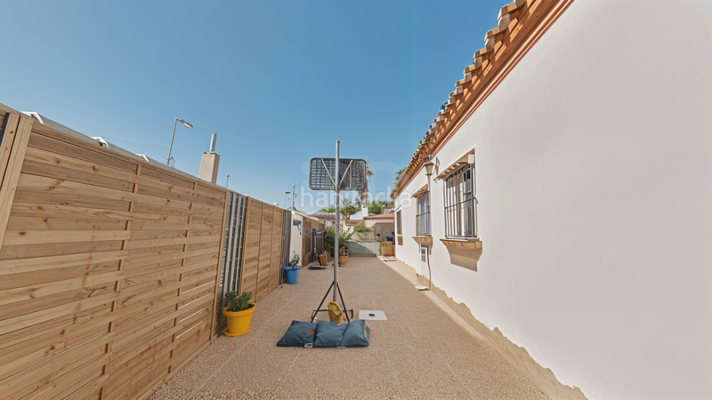 Foto 4828ab36-9144-4577-98e1-c25e56ec3a53. House with heating pool in Los Gallos Chiclana de la Frontera