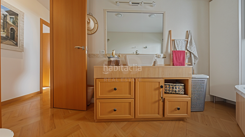 Foto db7c484b-b1bc-4fca-8afe-95ceee3a447e. House with heating pool in Los Gallos Chiclana de la Frontera