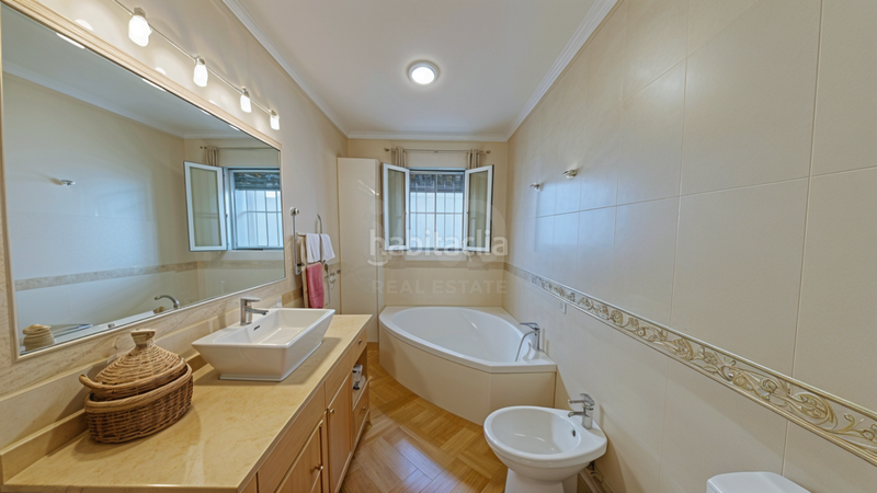 Foto ecf75ac7-a7e3-4693-980d-7633ba22159a. House with heating pool in Los Gallos Chiclana de la Frontera