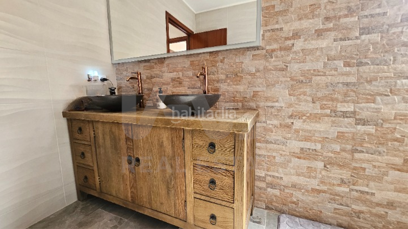 Foto f354f740-ef1b-4d1f-996f-40287d8e7510. Casa pareada en calle ernest hemingway 7 en Calabardina Águilas