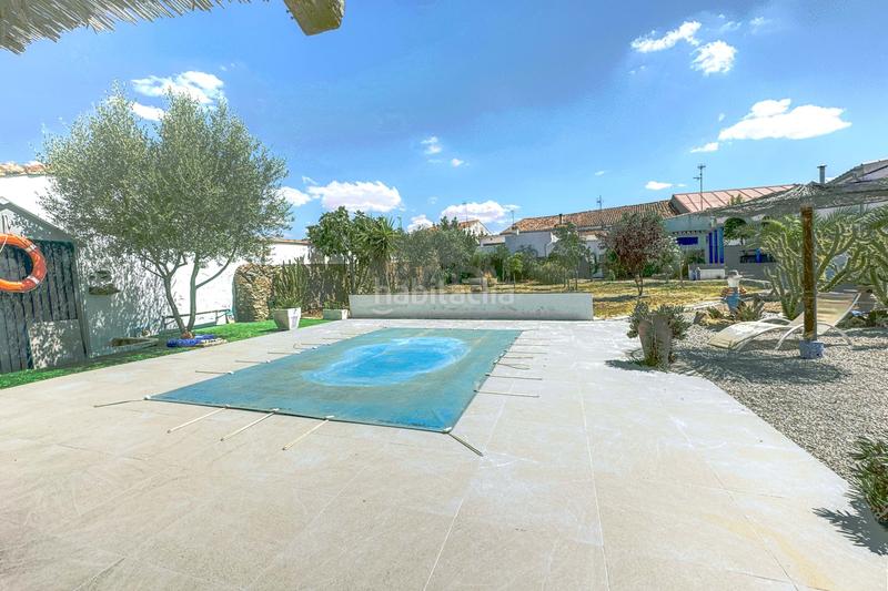 Foto 521f9bdf-4cb8-460c-b1d8-d2943faad497. Edificio en Granja de Torrehermosa