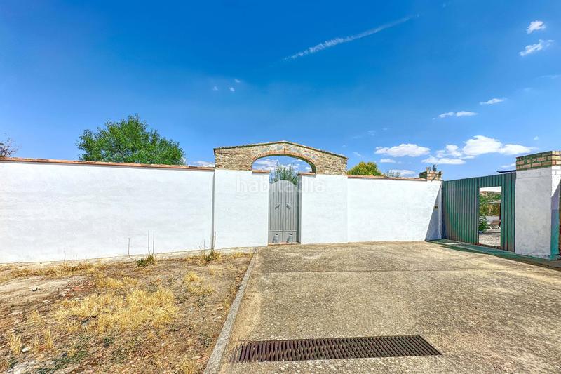 Foto 7474fd7c-425e-4a8f-bb8b-65bffa7f7f65. Edificio en Granja de Torrehermosa